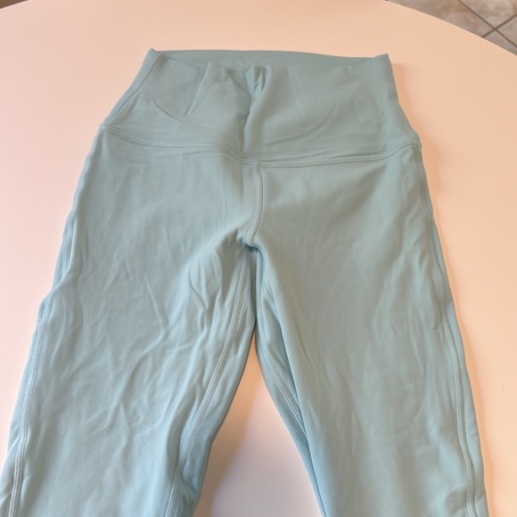 Lululemon High-Rise Crop Align 21” leggings in icing blue & large shopping bag - Picture 7 of 11